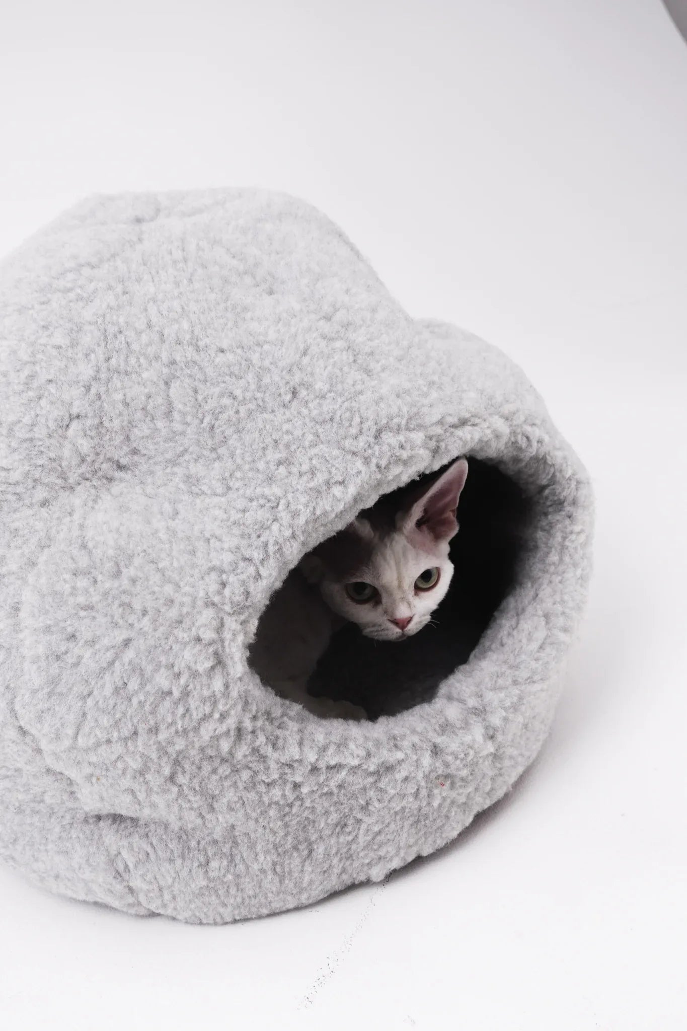 Nest Natural Woolen Pet Bed - Gray